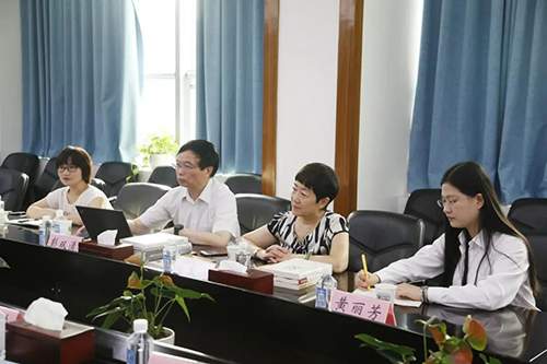 人生就是博临床前研究副总裁兼机构负责人彭双清教授，药效部执行主任董文心，药代安评项目负责人龙娜等