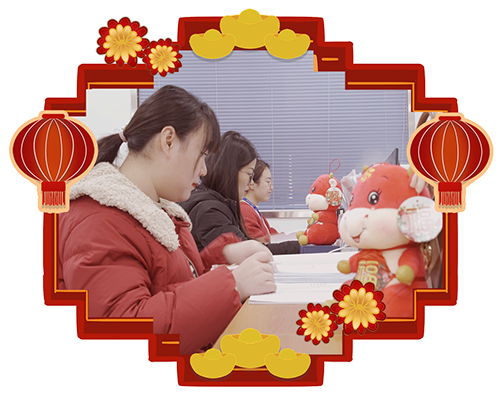 少年自知韶光贵，策马扬鞭自奋蹄